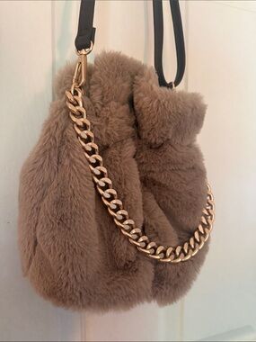 Jessica Simpson Taupe Faux Fur Crossbody Bag with Gold Chain